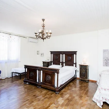 Podere Caldaruccio La Pineta 22 People Hotel Ramazzano - Le Pulci