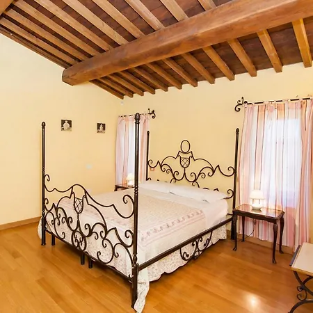 Podere Caldaruccio La Pineta 22 People 4*