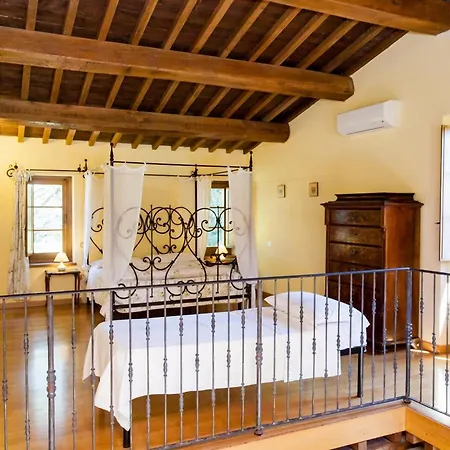 Podere Caldaruccio La Pineta 22 People Hotel