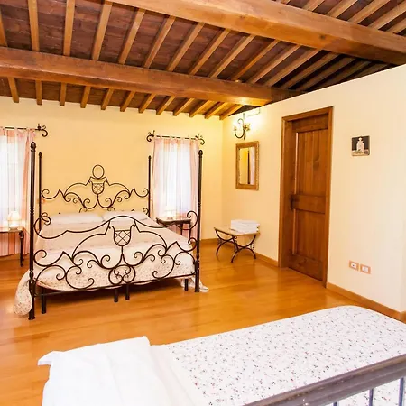 Podere Caldaruccio La Pineta 22 People Hotel