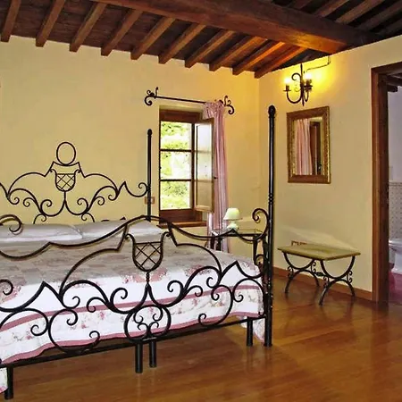 Podere Caldaruccio La Pineta 22 People Hotel 4*